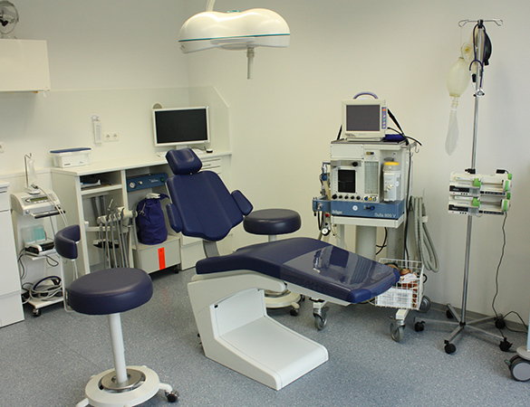 Praxis für Oralchirurgie und Kieferorthopädie in Neuötting: Dr. med. dent. Grancay, Dr. med. dent. Welscher